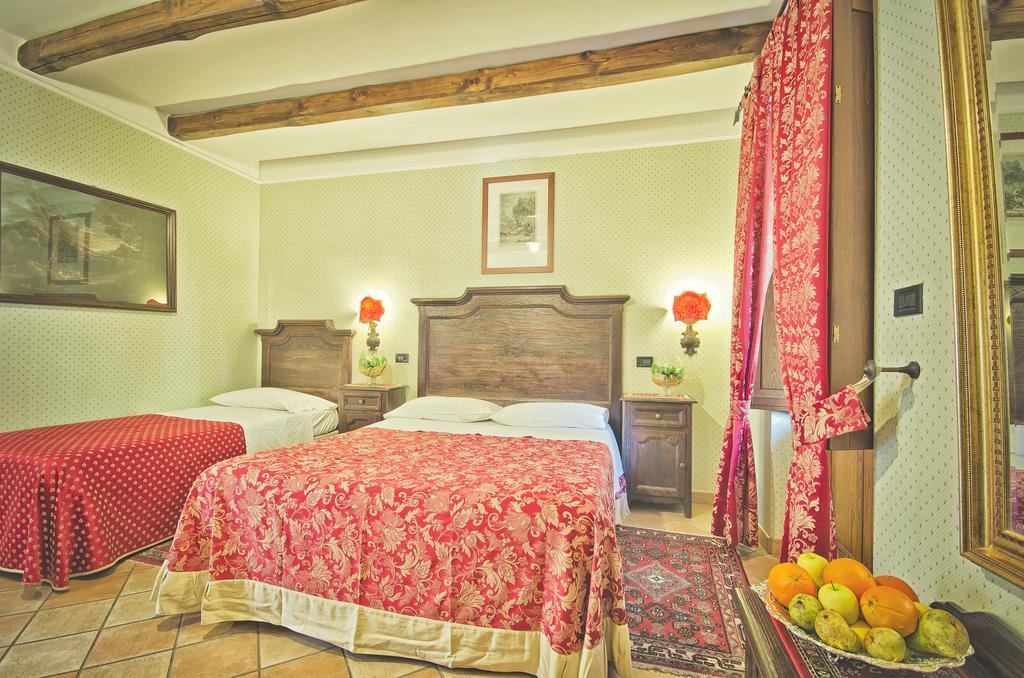 Le Gole Ristorante & Resort Celano Habitación foto